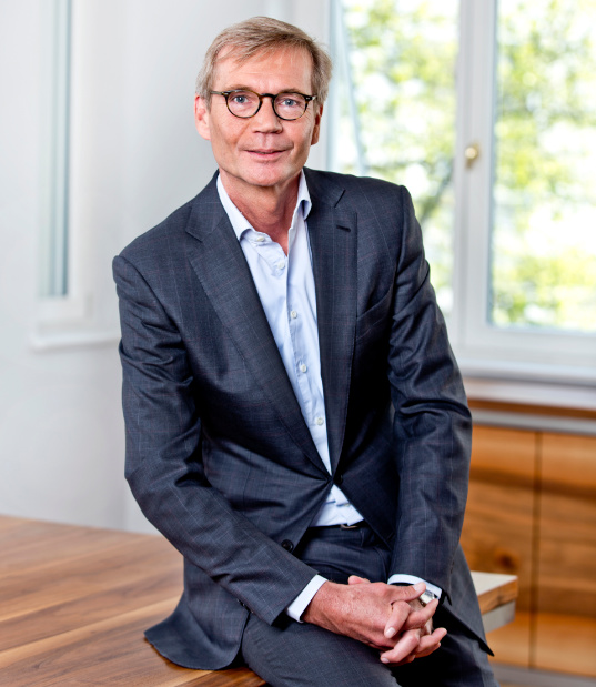 Dr. Kai Obring